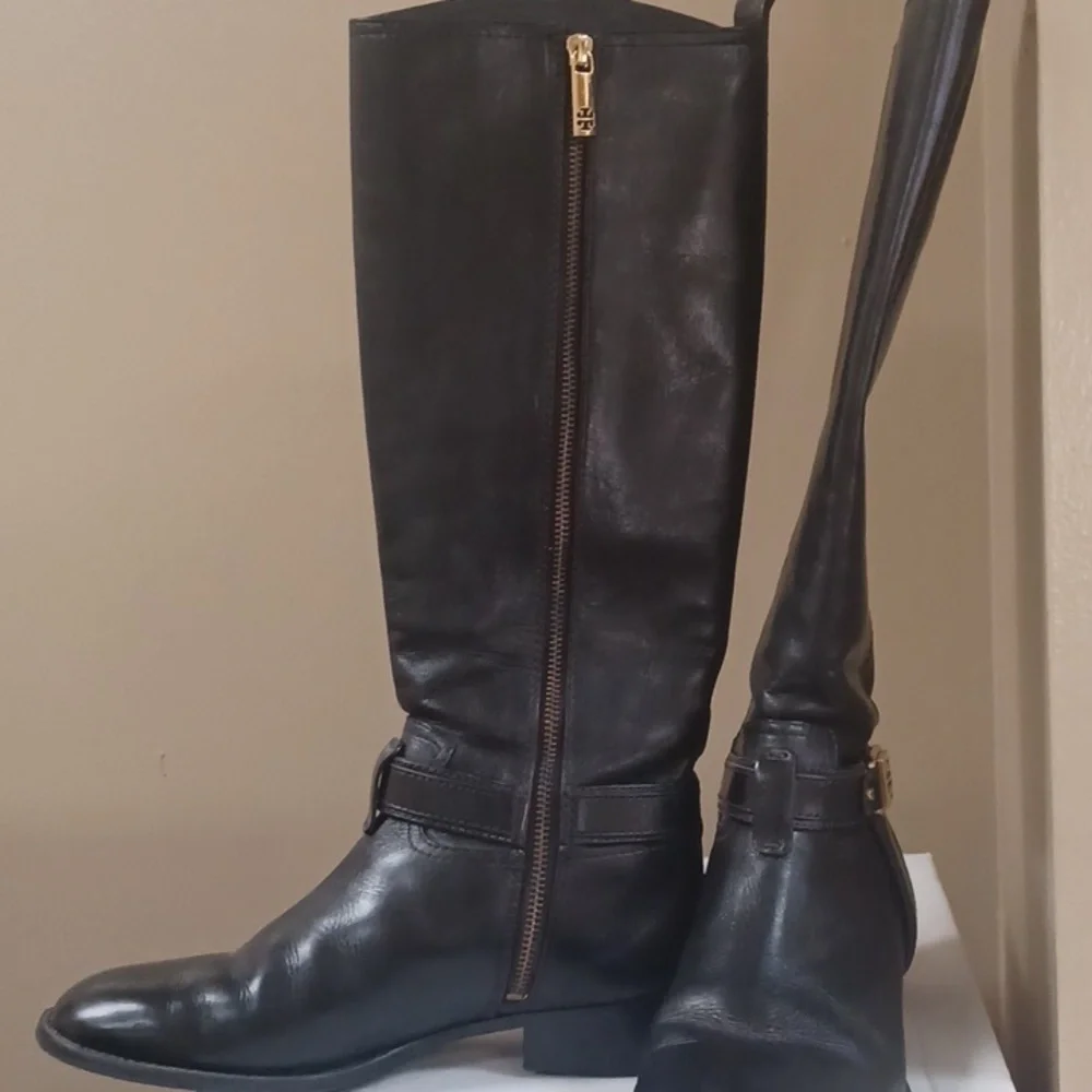 8.5 Tory Burch BOOTS 👢